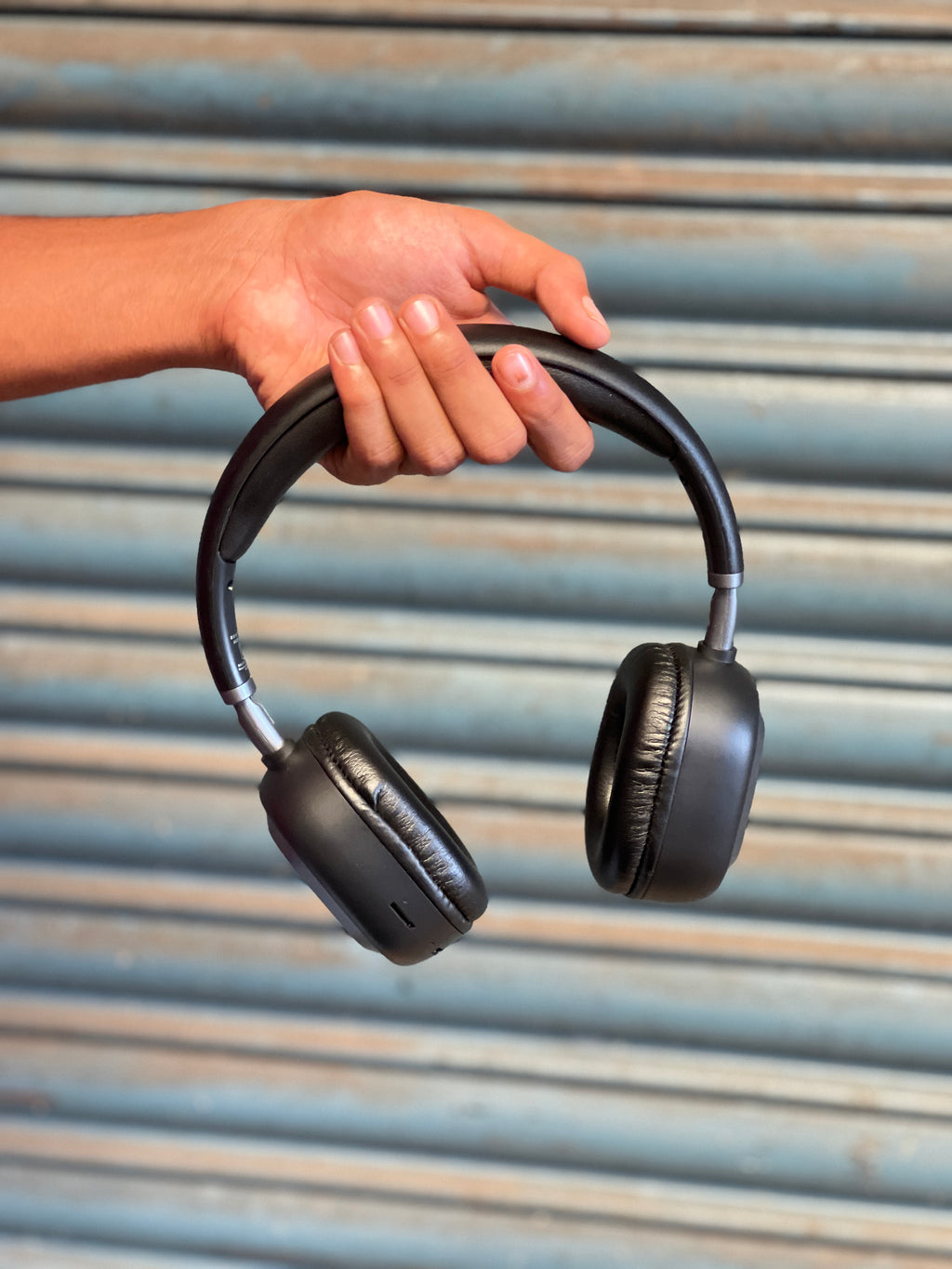 Noise Wireless Bluetooth Over-Ear Headphones – Deep Bass Edition